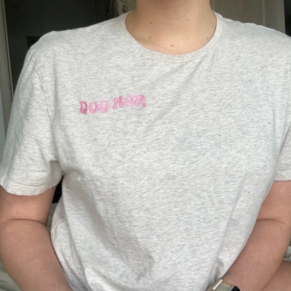 DOG MOM TEE
